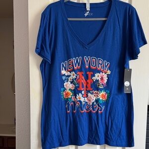 NWT New York Mets Women's Blue Floral Logo V-Neck Tee
